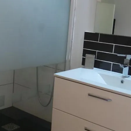 20 Rue Gaste, Proche Gare Sncf De * Brest